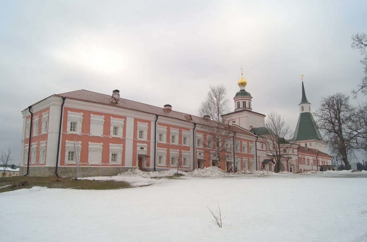 Успенский собор Иверского монастыря