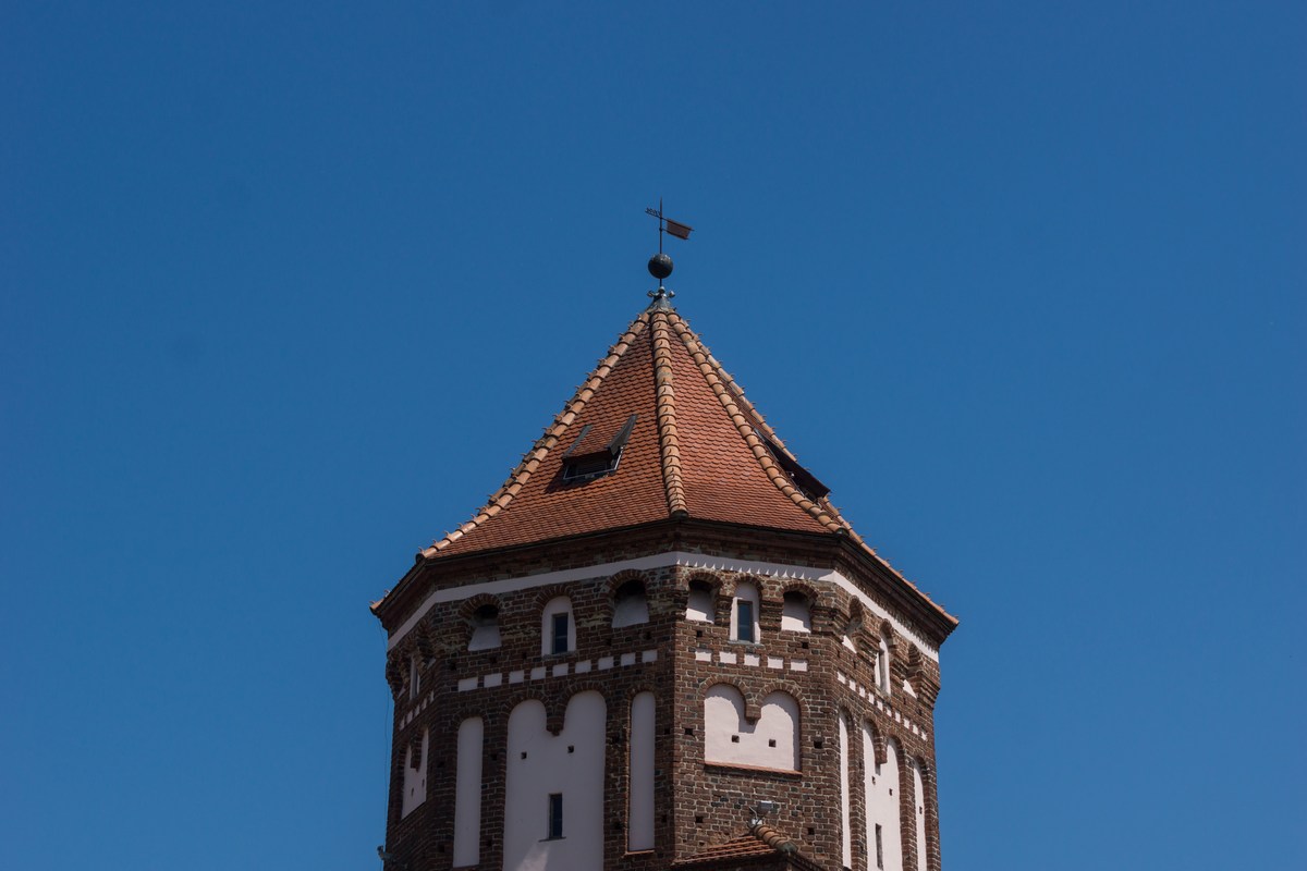 Крыша башни Мирского замка.