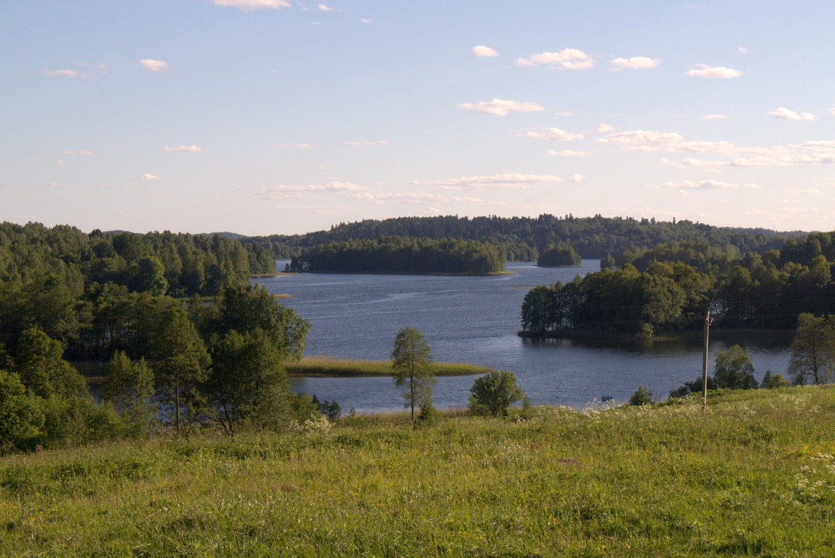 Псковская область. Озеро Алё. Вид с холма.