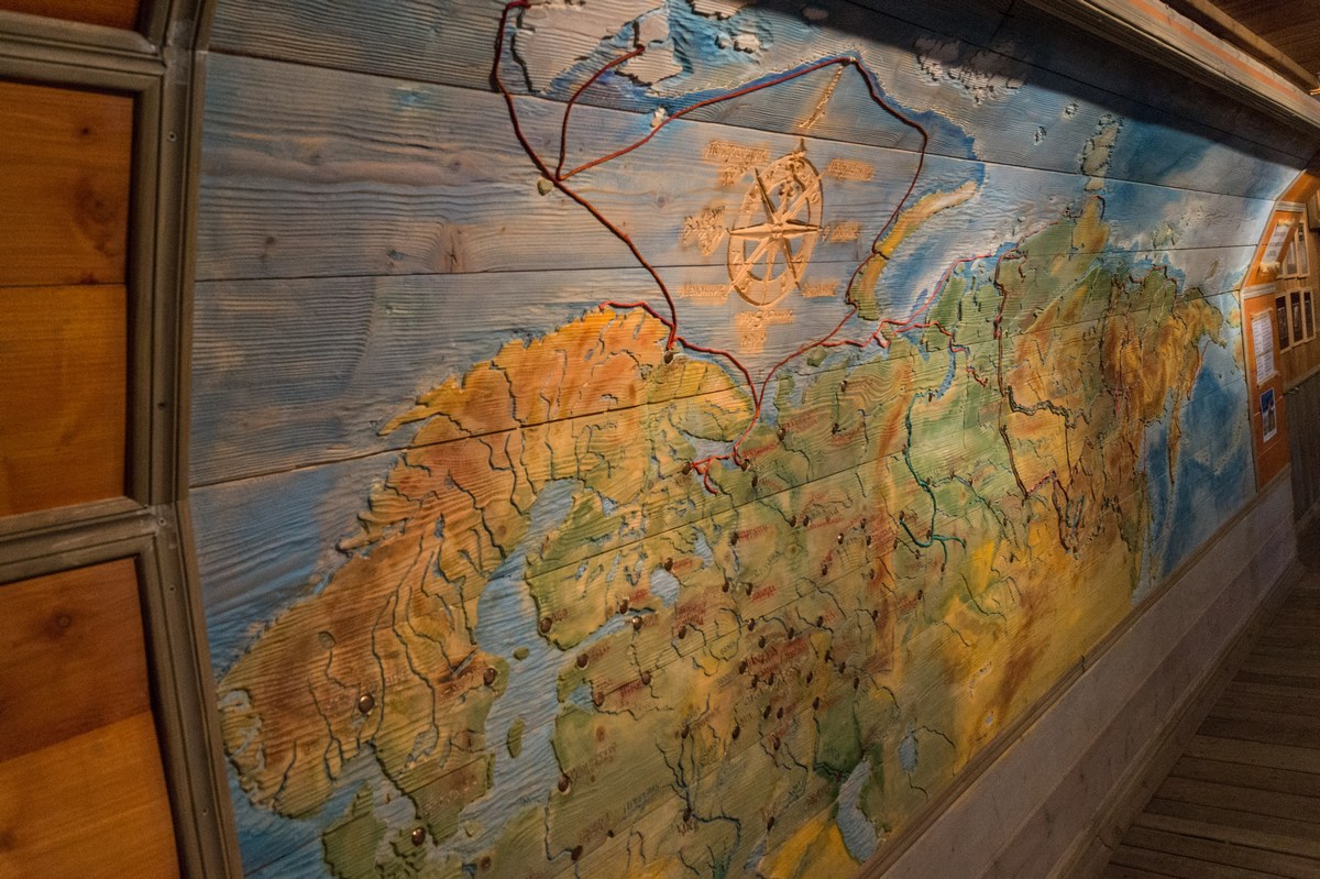 Морской музей на Соловках. Белое море и все-все до Тихого океана на карте.