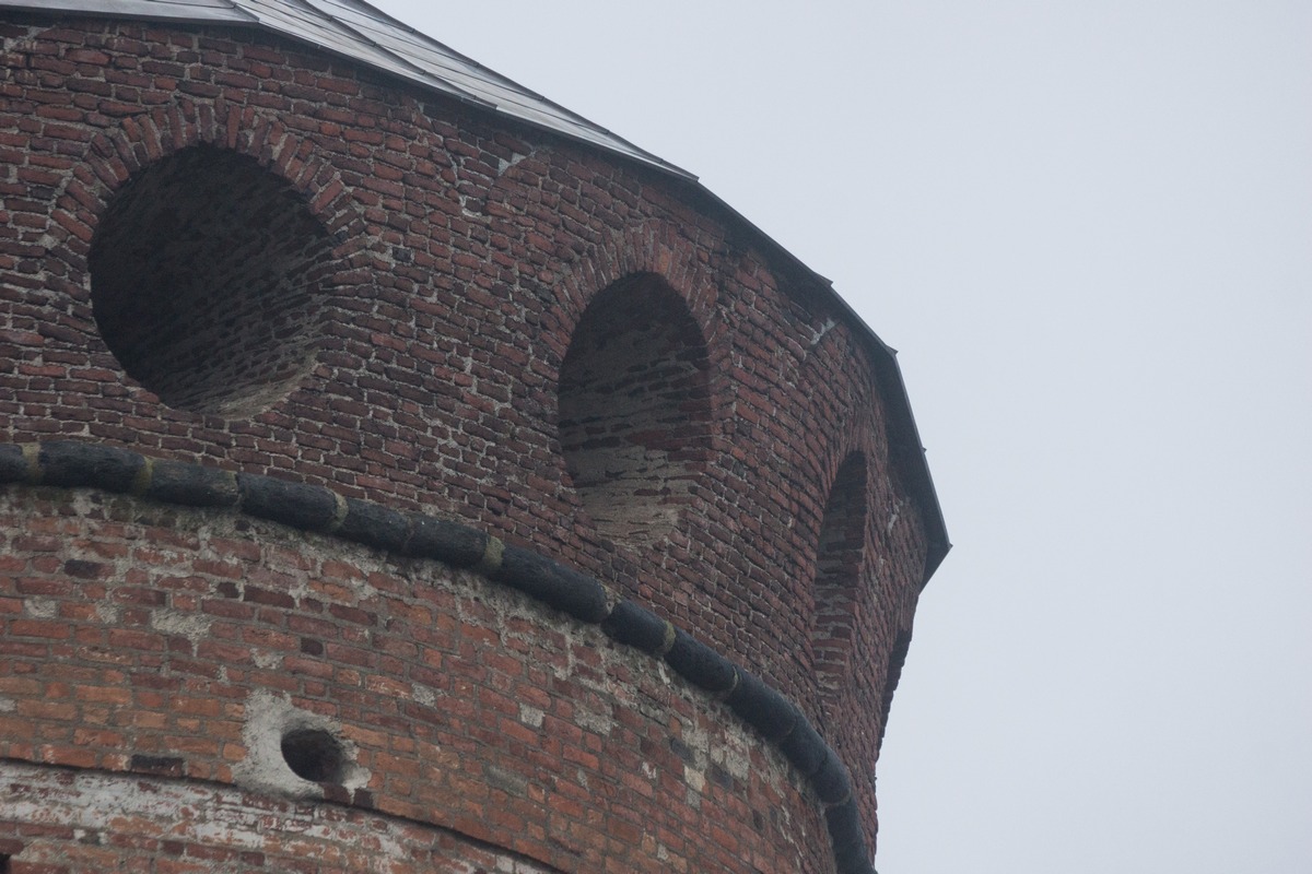 Финляндия. Крепость Олавинлинна. Бойницы башни.