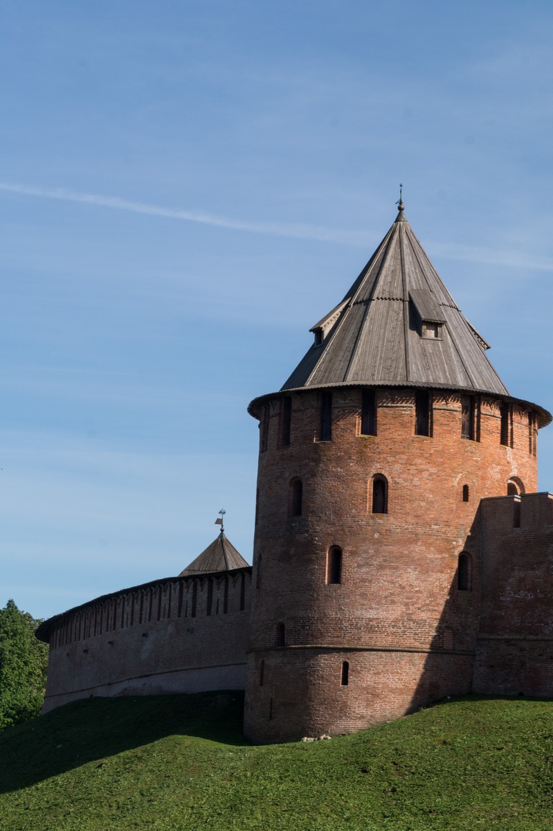 Новгородский кремль. Федоровская башня (15 век).