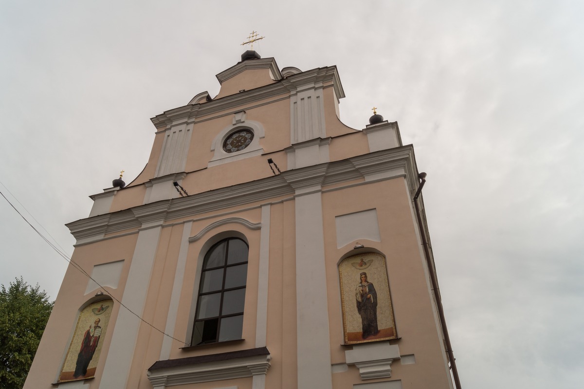 Пинск. У Варваринской церкви.