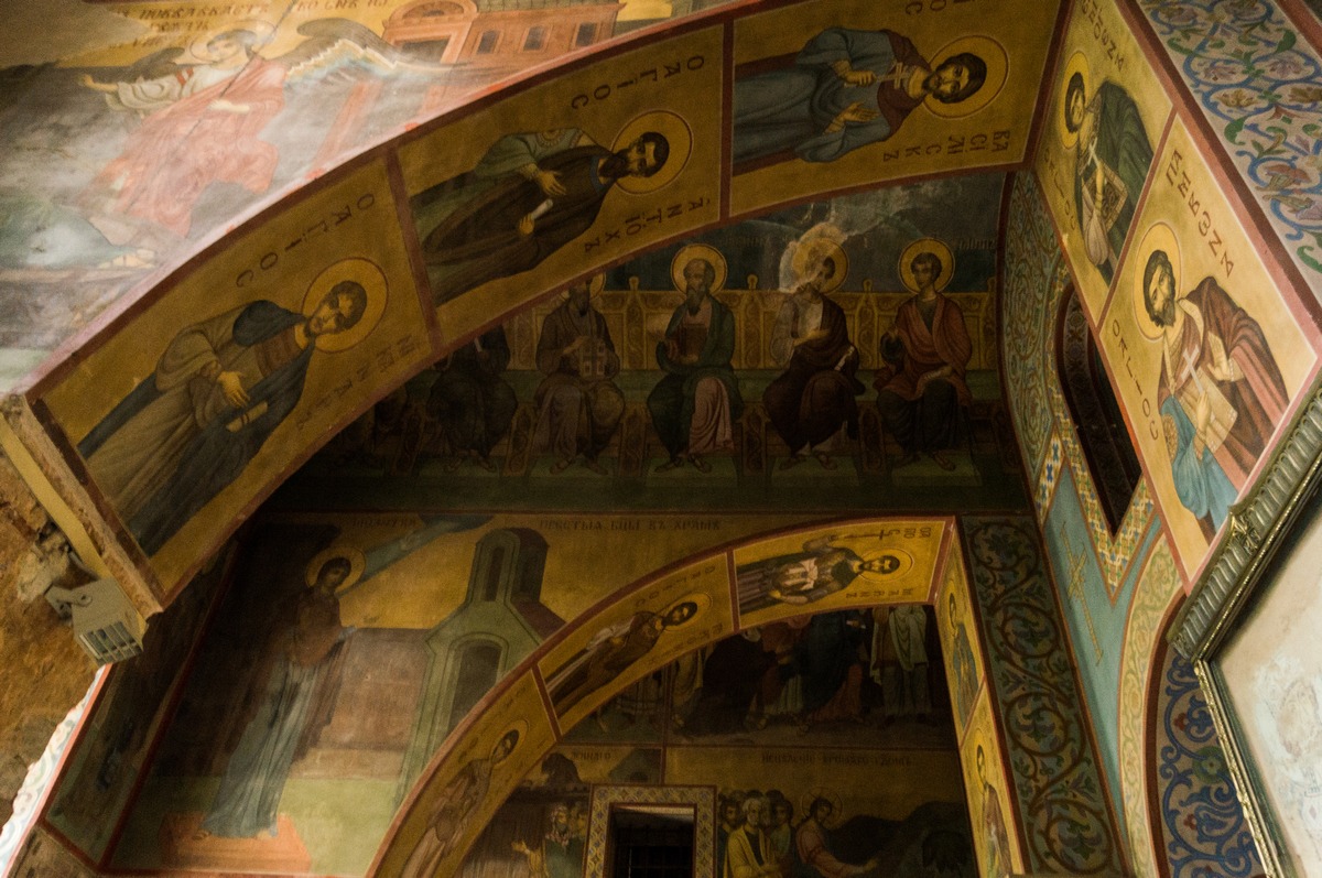 Новгород. Софийский собор. Роспись на стенах.