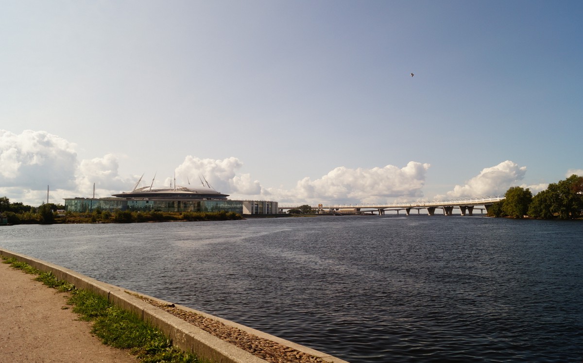 На Елагином острове. Вид на стадион "Санкт-Петербург" и на ЗСД.